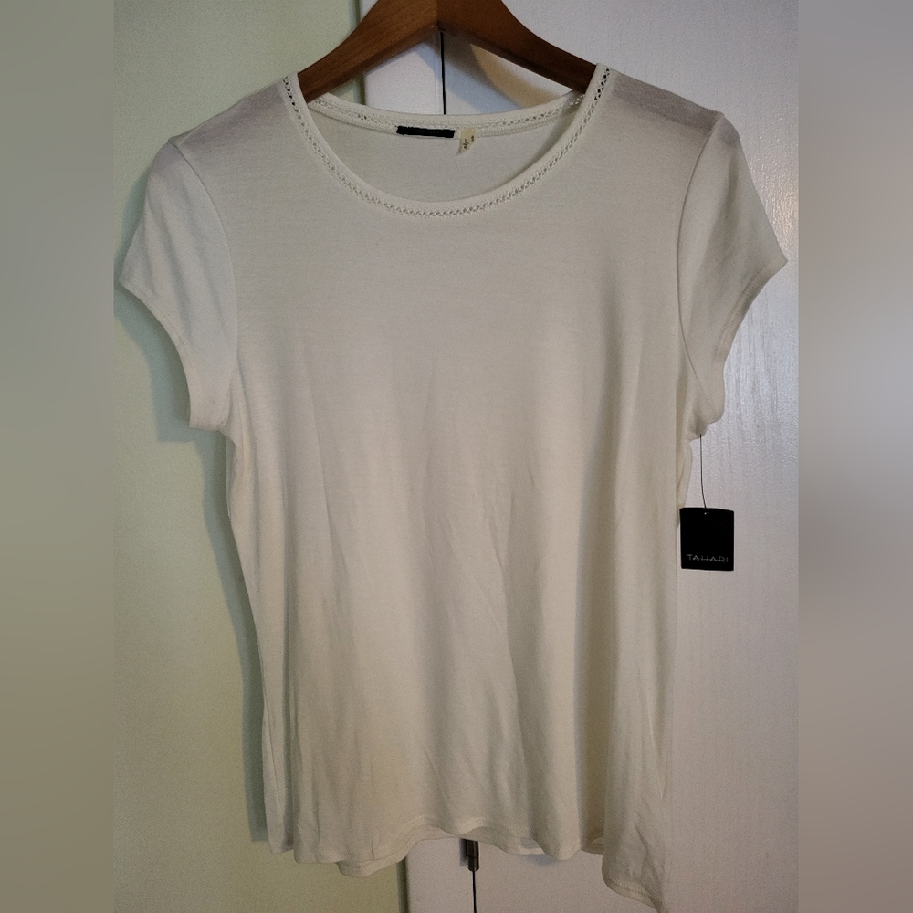 NWT Tahari Simple White Short Sleeve Shirt Sz L